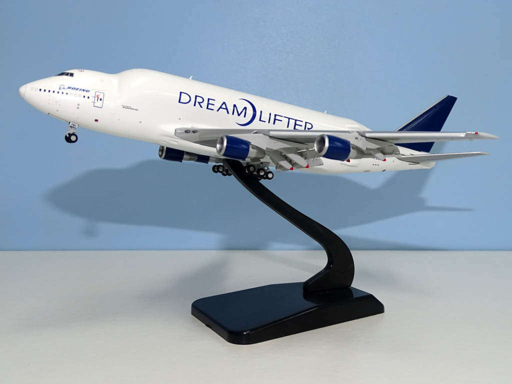 hogan 1:400 boeing 747 dreamlifter item nr 8515