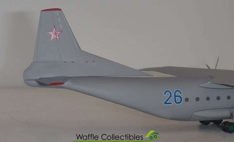 Herpa Russian Air Force AN-12 1:200  553940