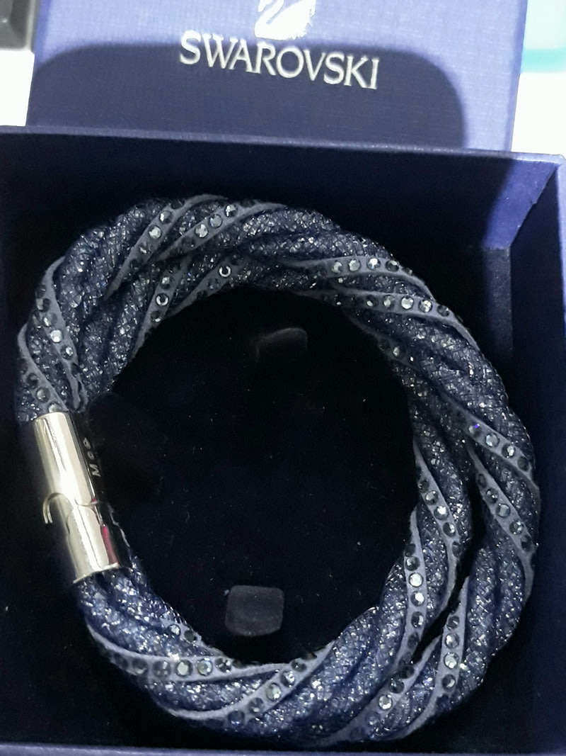 ***SWAROVSKI COLLECTION*** GENUINE SWAROVSKI STARDUST TWIST BRACELET!