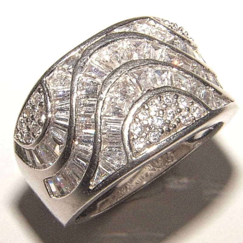 PURE PERFECTION! SOLID .925 STERLING SILVER RING WITH SIMULATED DIAMONDS!