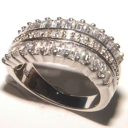 PURE PERFECTION! SOLID .925 STERLING SILVER RING WITH SIMULATED DIAMONDS!