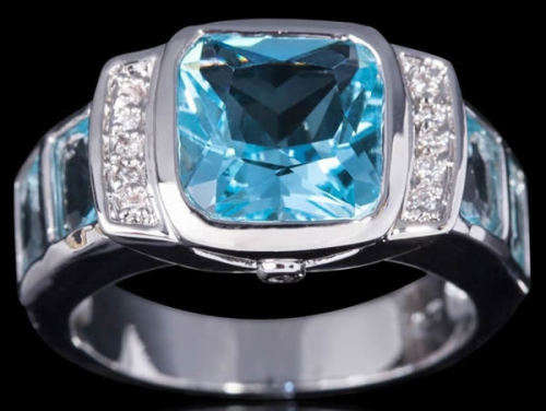 STUNNING AQUAMARINE 18K WHITE GOLD FILLED DRESS RING
