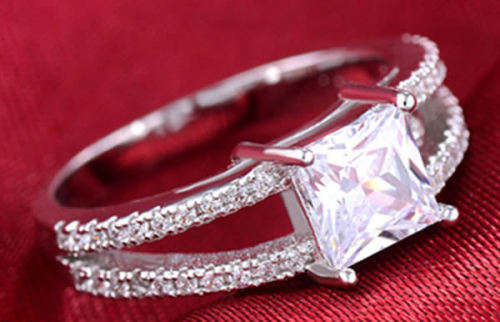 STUNNING SAPPHIRE 18K WHITE GOLD FILLED DRESS RING