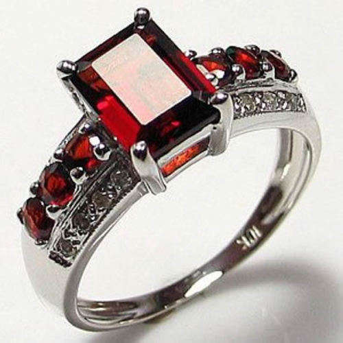 STUNNING GARNET 18K WHITE GOLD FILLED DRESS RING - SIZE R