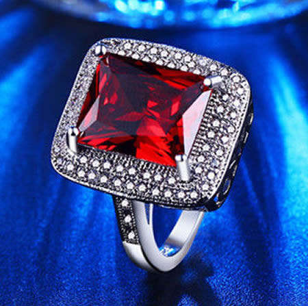 STUNNING GARNET 18K WHITE GOLD FILLED DRESS RING