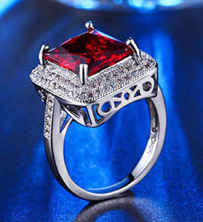 STUNNING GARNET 18K WHITE GOLD FILLED DRESS RING