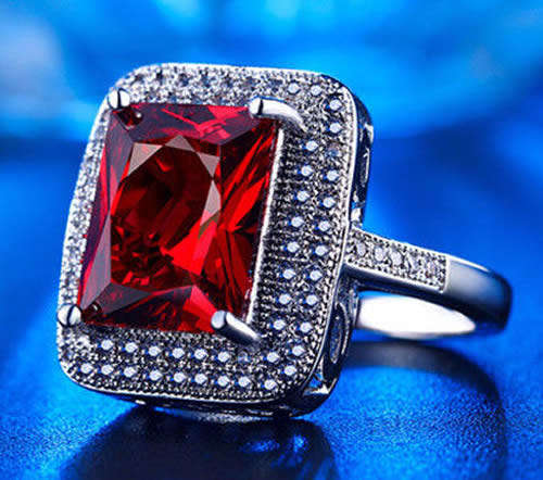 STUNNING GARNET 18K WHITE GOLD FILLED DRESS RING