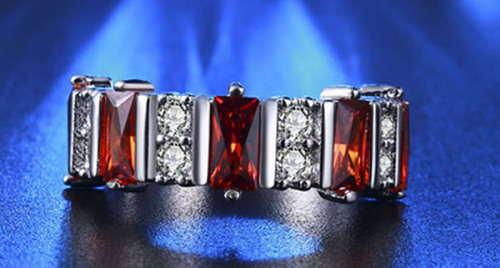 STUNNING GARNET 18K WHITE GOLD FILLED CHANNEL DRESS RING