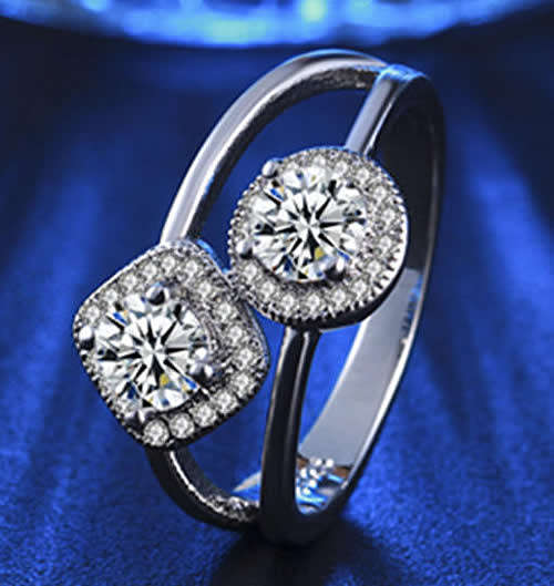 STUNNING SAPPHIRE AND TOPAZ 18K WHITE GOLD FILLED DRESS RING