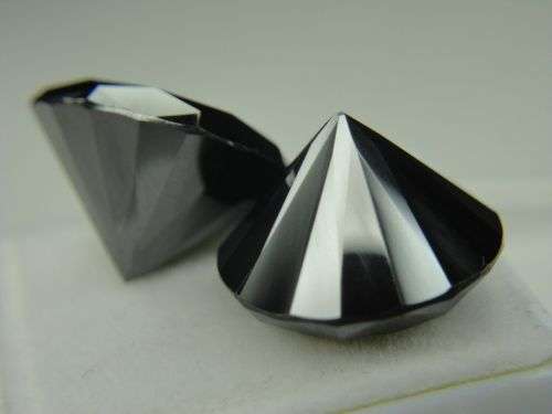 MOISSANITE - AAA JET BLACK ROUND DIAMOND CUT  - 2,34cts