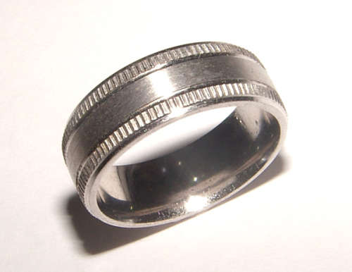 GORGEOUS  SOLID.925 STERLING SILVER BAND!