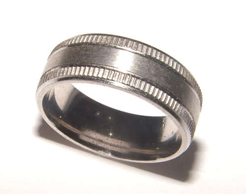 GORGEOUS  SOLID.925 STERLING SILVER BAND!