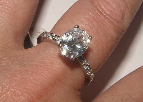 PURE PERFECTION! SOLID .925 STERLING SOLITAIRE RING WITH SIMULATED DIAMONDS!