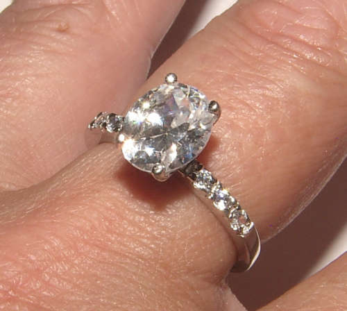 PURE PERFECTION! SOLID .925 STERLING SOLITAIRE RING WITH SIMULATED DIAMONDS!