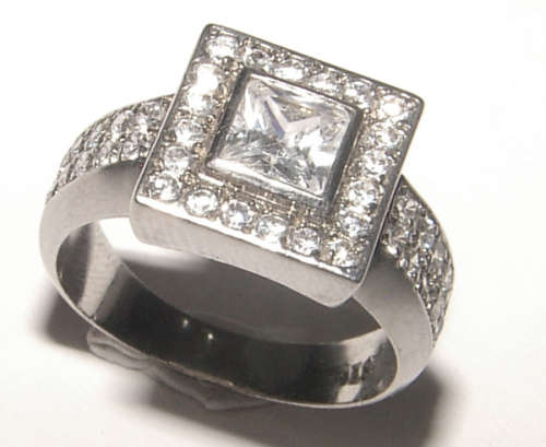 PURE PERFECTION! SOLID .925 STERLING SILVER RING WITH SIMULATED DIAMONDS!