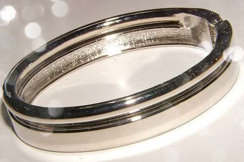 GORGEOUS SILVER HINGE BANGLE