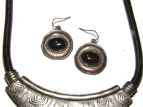 BULKY LUCITE NECKLACE AND EARRINGS SET