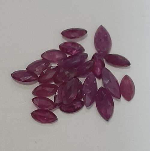 NATURAL RUBY (BURMA) PARCEL OF 23 -  RICH PIGEON BLOOD RED MARQUISE CUT - 3,04cts