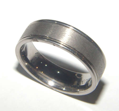 SOLID TITANIUM MEN`S BAND RING