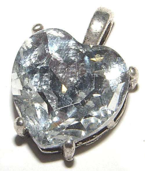 ***BRAND NEW!!!*** STUNNING CRYSTAL HEART ENHANCER!