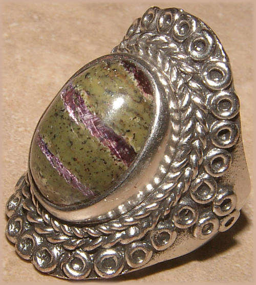 ***WOAW!***A RING THAT WILL KNOCK YOUR SOCKS OFF!!! - new