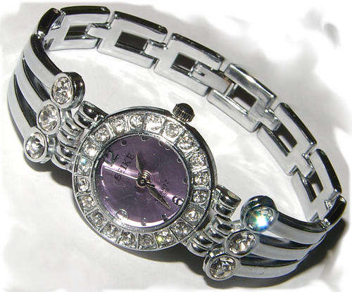 ELEGANT LADIES  WATCH FROM THE BEIKE QUARTZ  COLLECTION!