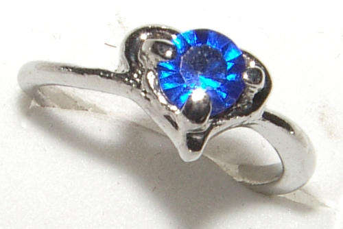 ***STOCK CLEARANCE SALE!*** CUTE RHINESTONE CRYSTAL RING - SIZE  L.5 / 6!