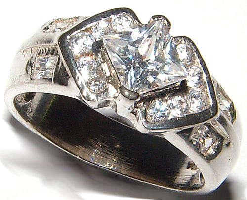***NEW!*** - DIAMOND SIMULANT STERLING SILVER SOLITAIRE  ENGAGEMENT RING.