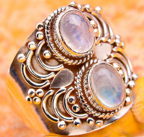 ***NATURAL GEMSTONES!!!***STUNNING NATURAL MOONSTONES IN STERLING SILVER RING!!!