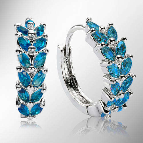 ***NEW!!!***NEW!!!***NEW!!!!**GORGEOUS SAPPHIRE HOOP EARRINGS!!!
