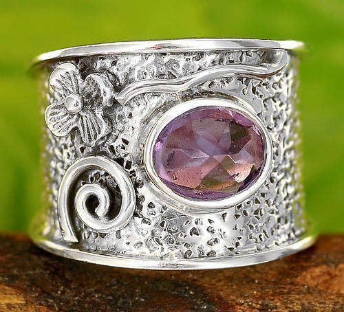 ***HANDCRAFTED AND IMPORTED FROM ISRAEL - ELEGANT AMETHYST LADIES RING!