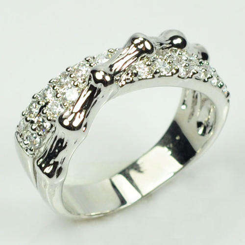 ***GORGEOUS!!***STUNNING WHITE GOLD FILLED DRESS RING!!!