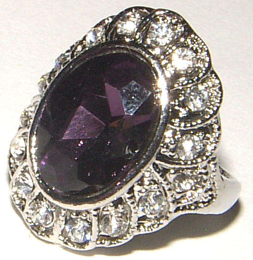 **SIZE 7**GORGEOUS BOLD DRESS RING WITH LUCITE CRYSTAL AND RHINESTONES!