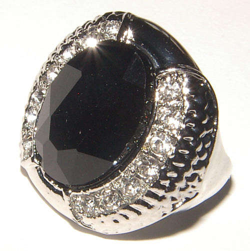 **SIZE 7 **GORGEOUS BOLD DRESS RING WITH LUCITE CRYSTAL AND RHINESTONES!