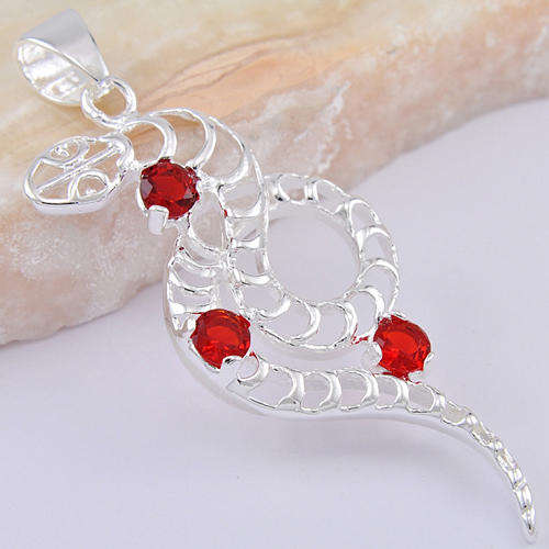 ***GORGEOUS AND NEW!!!***STUNNING RED QUARTZ IN STERLING SILVER PENDANT!!!