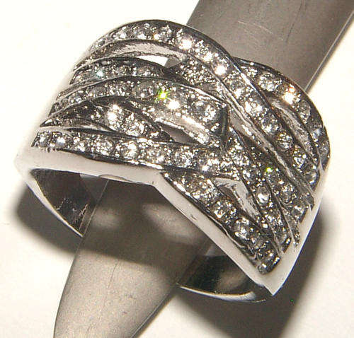 BEAUTIFUL RHINESTONE ENCRUSTED DRESS RING - ***NEW!***