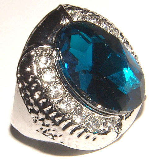 **SIZE 6.25 **GORGEOUS BOLD DRESS RING WITH LUCITE CRYSTAL AND RHINESTONES!