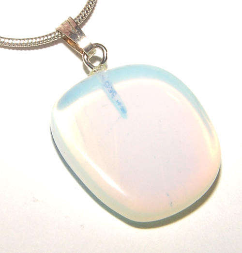 STUNNING NATURAL POLISHED GEMSTONE PENDANT - MOONSTONE!!