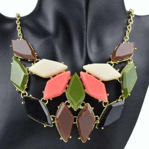 ***POPULAR CHOICE!***  BEAUTIFUL ACRYLIC BIB NECKLACE - NEW!