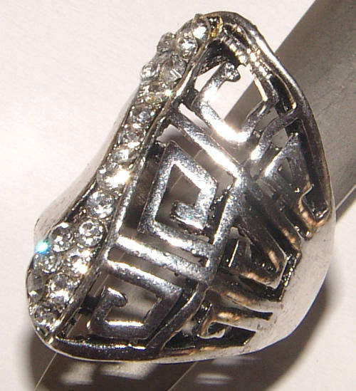 SIZE - 6.75 - BEAUTIFUL RHINESTONE ENCRUSTED DRESS RING!