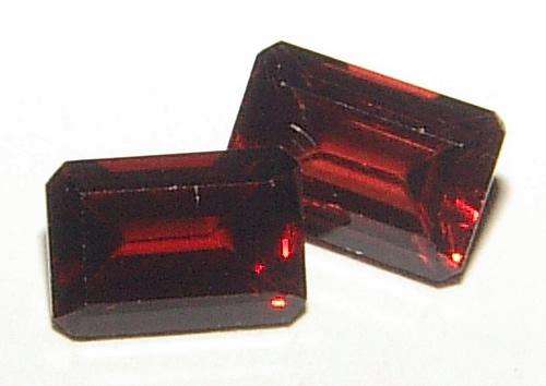 NATURAL MOZAMBIQUE  GARNETS MATCHING PAIR  -  ORANGE RED OCTAGON CUT  - 1.390cts!!