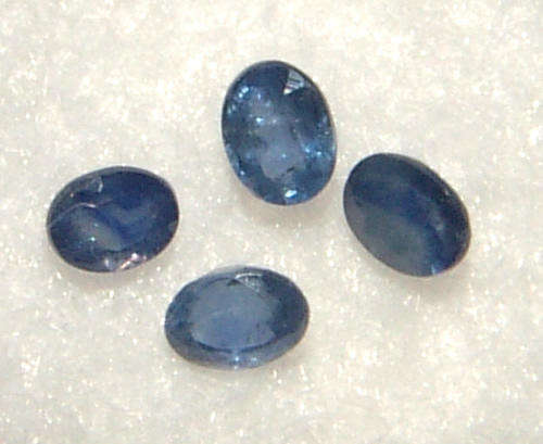 PARCEL OF 4 SAPPHIRES - BLUE CEYLON OVAL CUT - 1.070cts