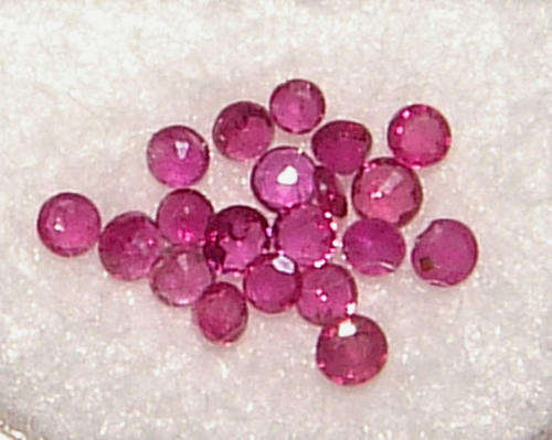 NATURAL RUBY (THAILAND) PARCEL OF 20 -  PIGEON BLOOD RED ROUND CUT - 0.775cts