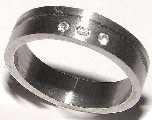 **ELEGANT DESIGN*** SOLID STAINLESS STEEL BAND RING NEW!!