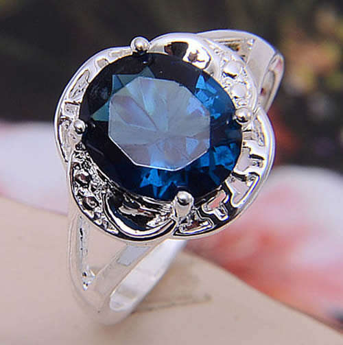 ***SIZE - 8***STUNNING SAPPHIRE STERLING SILVER RING!!!