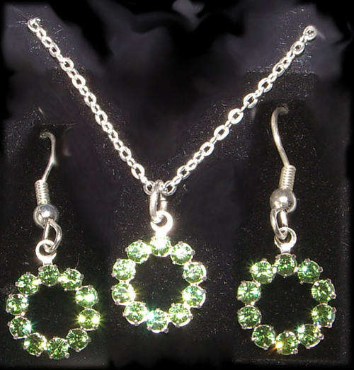 SWAROVSKI CRYSTAL NECKLACE AND EARRINGS SET!
