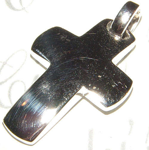 STUNNING STERLING SILVER CROSS PENDANT.