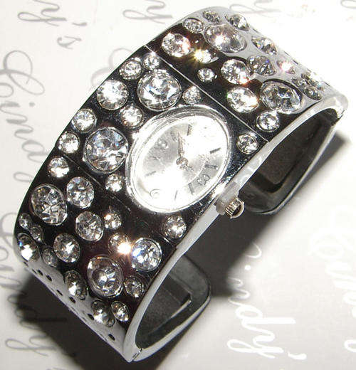 FANCY AUSTRIAN CRYSTAL HINGED BAND LADIES WATCH