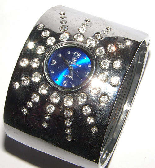 FANCY AUSTRIAN CRYSTAL HINGED BAND LADIES WATCH