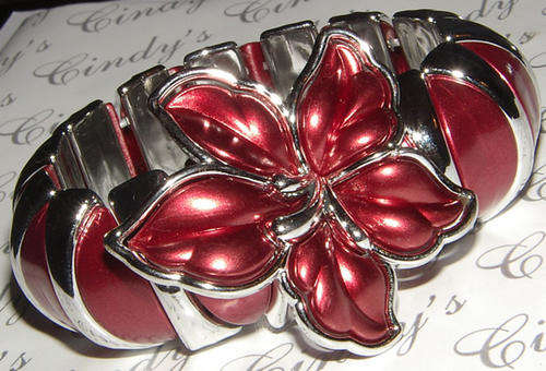 STUNNING BROAD EPOXY COATED, LUCITE BEAD STRETCHY BRACELET!